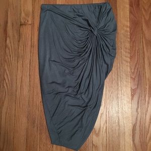 Asymmetrical knot skirt