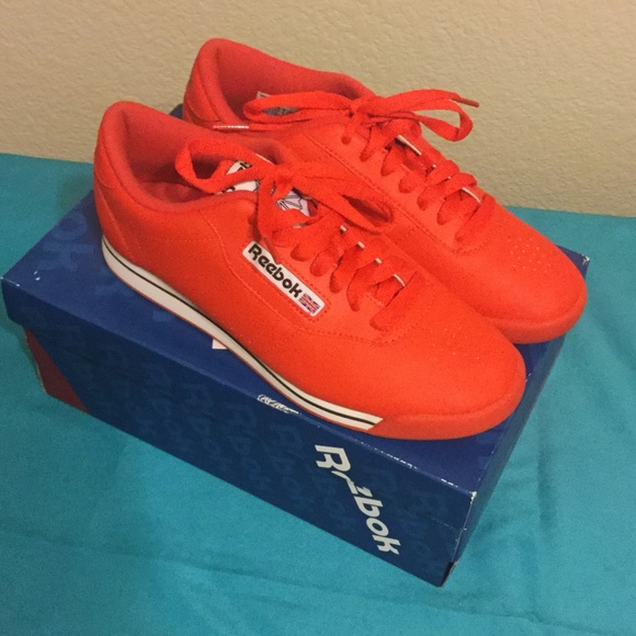 Reebok women's Princess in Red sz 7