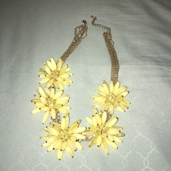 beautiful flower necklace!