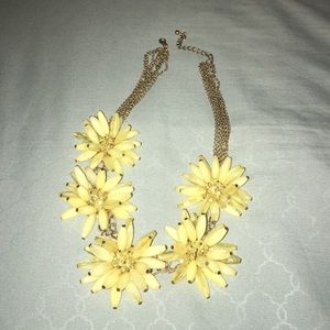 beautiful flower necklace!