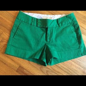 Banana Republic size 2 Kelly green shorts