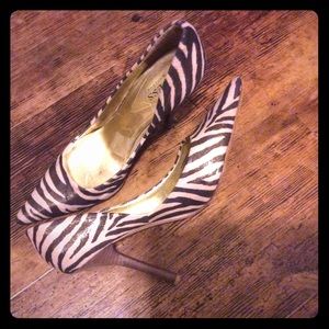 More pics of brown and tan zebra shoes