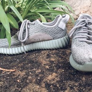 YEEZY BOOST 350 USED MOONROCK