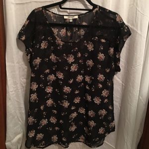 Daniel Rainn top with lace shoulder detail