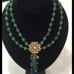 Gorgeous emerald and gold tone necklace