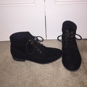 FOREVER 21 black booties