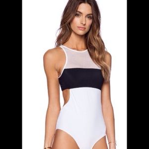 One piece swimsuit black and white