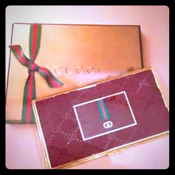 SOLD!! Gucci vintage gold plated, brown GG.