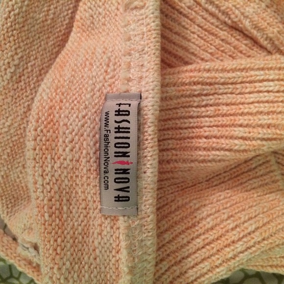 Fashion nova Angie top peach sold out - Picture 4 of 4