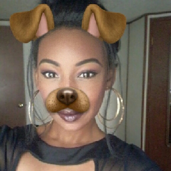 Meet your Posher, Alexis