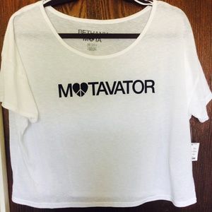 ✨ ✨ NWT Bethany Mota graphic tee✨✨