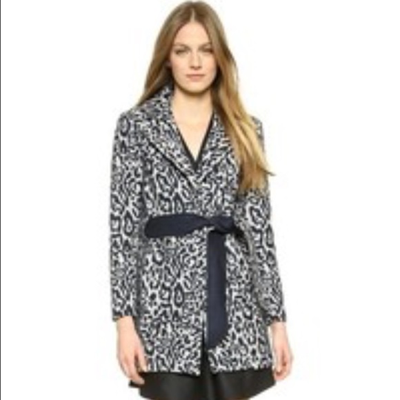 Laveer snow leopard coat- brand new, gorgeous!! 😍