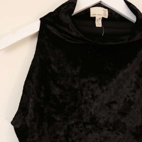 New Urban Outfitters black crushed velvet tank - Picture 2 of 2