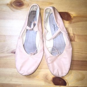 Ballet shoes