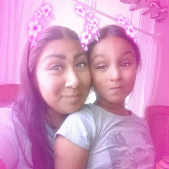 Meet your Posher, Moni