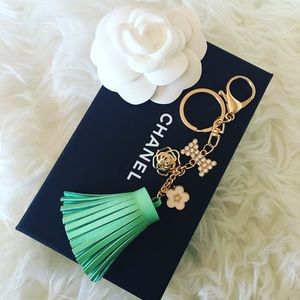 Chanel flower style with green tassel Keychain