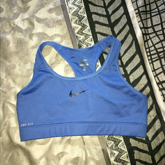 Bundle of two Nike Sport/Bra - Picture 3 of 4