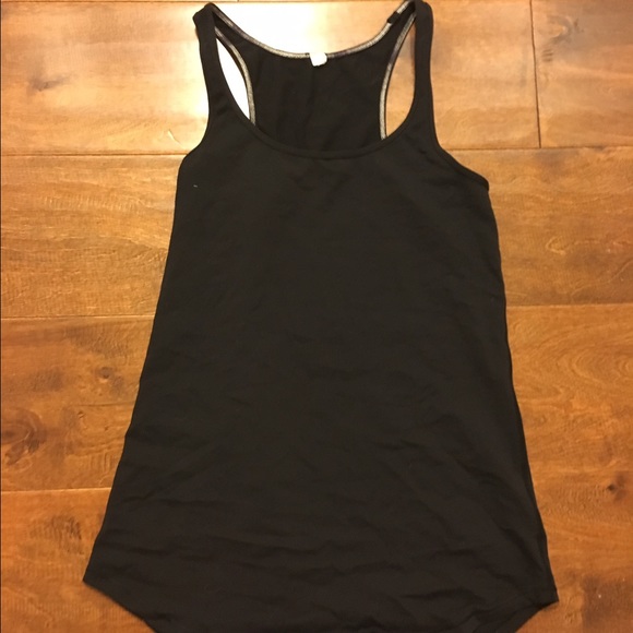 Black lululemn tank