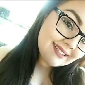 Meet your Posher, Desirae