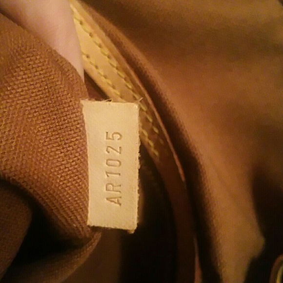 Louis Vuitton Batignolles horizontal ON HOLD - Picture 3 of 4