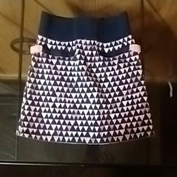 PRICE DROP !!!Gymboree giyrls size 5 skirt