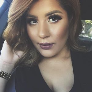 Meet your Posher, Selina