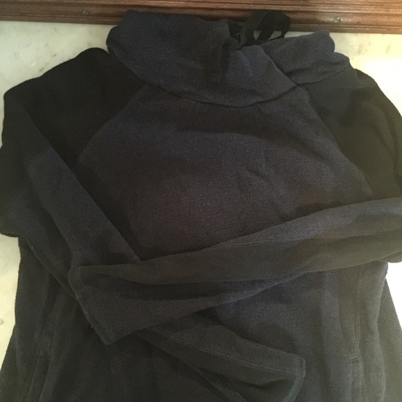 Alo Yoga hoodie.