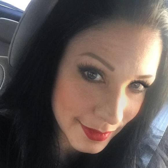 Meet your Posher, Patricia - Picture 1 of 1