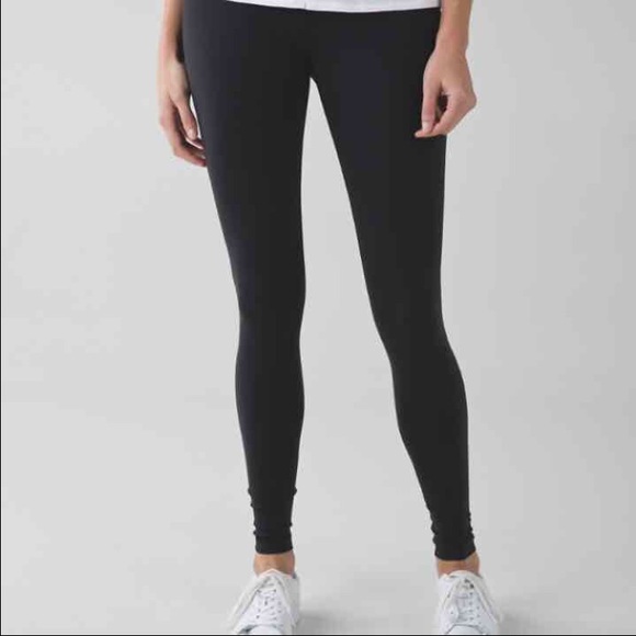 NWT LULULEMON leggings SIZE 2 wunder under