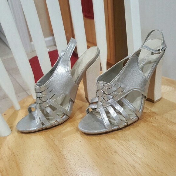 Shoe Dazzle Shoes - Shoedazzle silver chunky heels