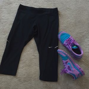 Nike dryfit crop leggings size M