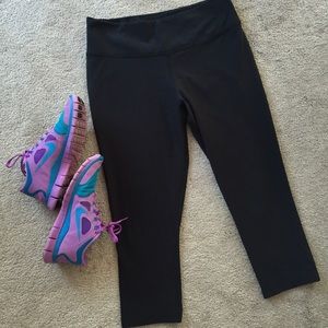 Nike dryfit crop leggings! Size M