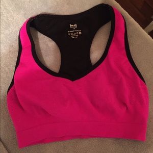 Pro fit women's sports bra
