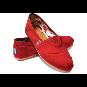 Red Toms size 6
