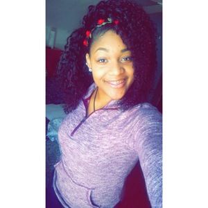 Meet your Posher, Danielle