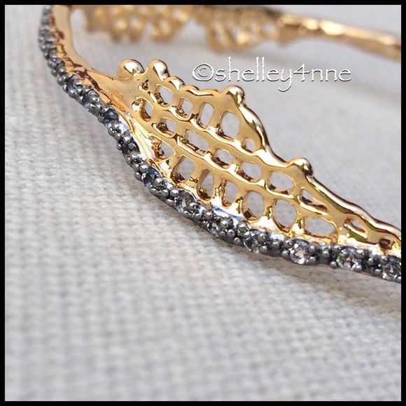 Sea Fan Gold White Topaz Bangle - Picture 2 of 4