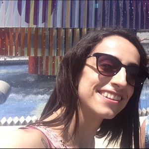 Meet your Posher, Alona