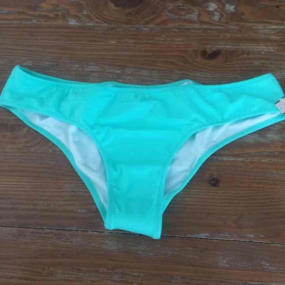 NEW VS Graphic Bikini bottoms - Picture 2 of 2