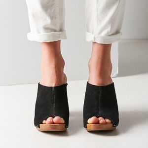 Kelsi Dagger Bergen sandal clog Urban Outfitters