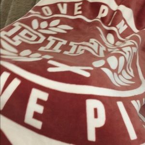 Sherpa Belognia blanket NWT