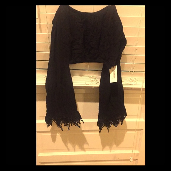 ‼️LOWEST PRICE Black Off the Shoulder Crop Top‼️ - Picture 1 of 1