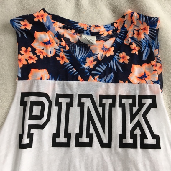 PINK Victoria's Secret Tops - 🌺 VS floral tank