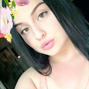 Meet your Posher, Alejandra