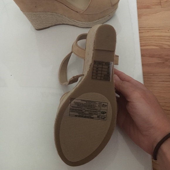 Sexy Wedge Heels 😍 - Picture 3 of 3