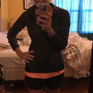 Lululemon herringbone pattern 1/2 zip pull over