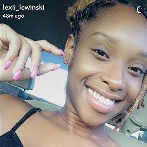 Meet your Posher, Alexia