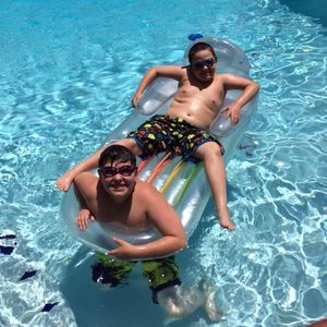 Meet your Posher, Crystal