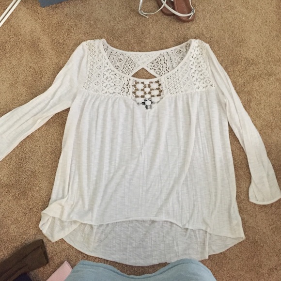 SOLD ❌American eagle lace peasant top