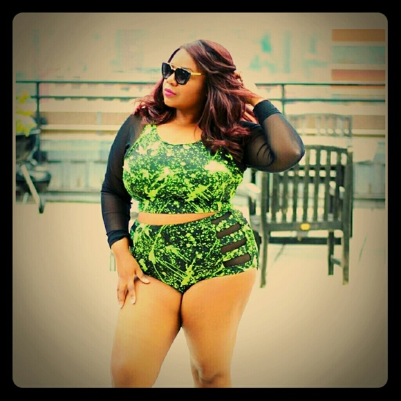 Monif C. Other - Monif c 2 piece rashgaurd bikini sz 14-16 1x