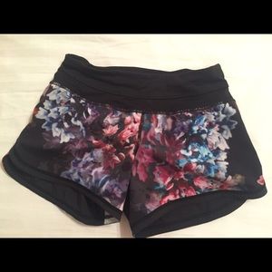 Lululemon Groovy Run Shorts